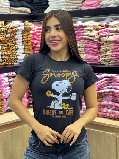 camiseta negra para dama manga corta - Snoopy