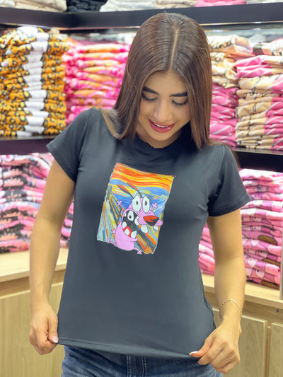 camiseta negra para dama manga corta - Coraje el perro cobarde corriendo